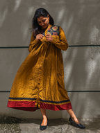 GOLDEN WHISPER - Jacket Dress